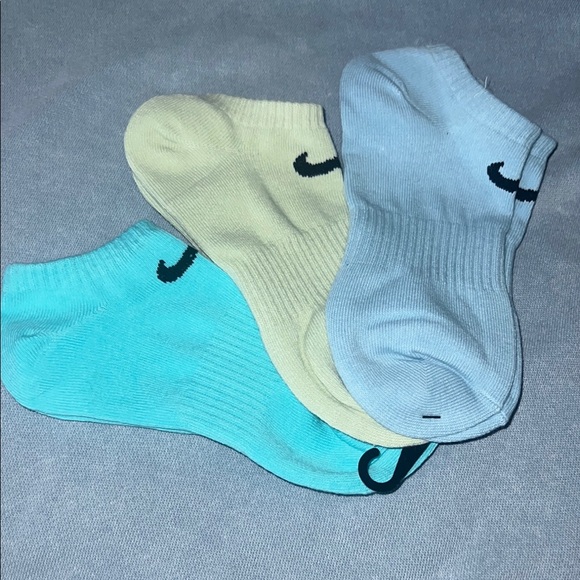 Nike Athletic Socks Blue and Cream Performance Ankle - Picture 1 of 1